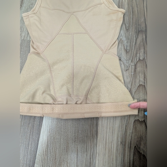 Tommie Cooper Women's Small Low Back Support Tank Top, Nude, Under Garment - Picture 9 of 10